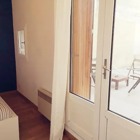 Apartment 3 Boulevard Pasteur *